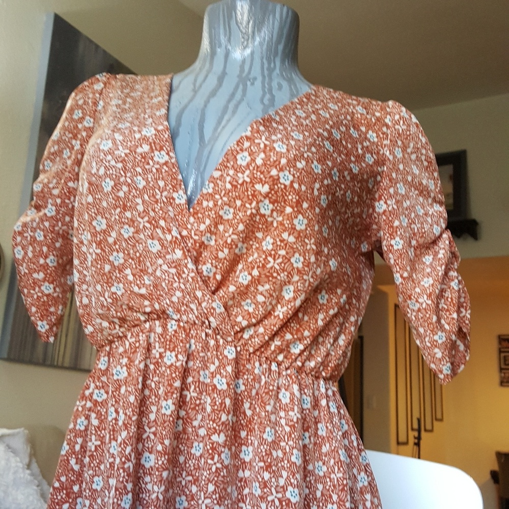 Rust Colored Rouched Lightweight Dress Keyhole - Picture 6 of 7